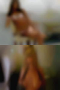 Go sexy naked club woman!