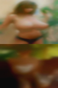 Sexy girls flush couples pussy.